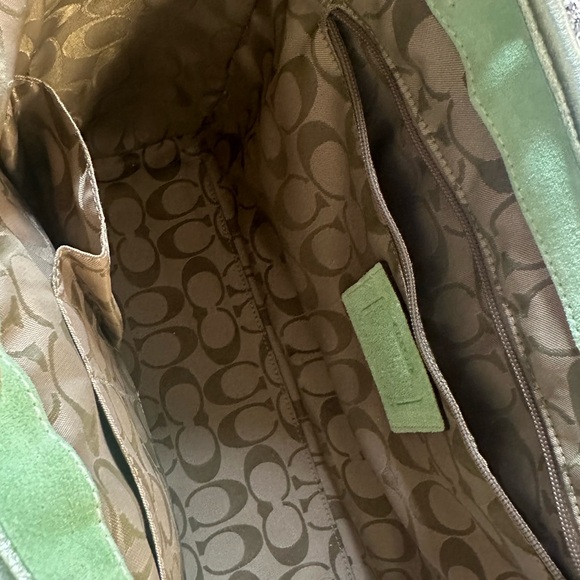 💚✨Pristine condition Coach woven tote with green metallic and suede detail - Picture 2 of 9